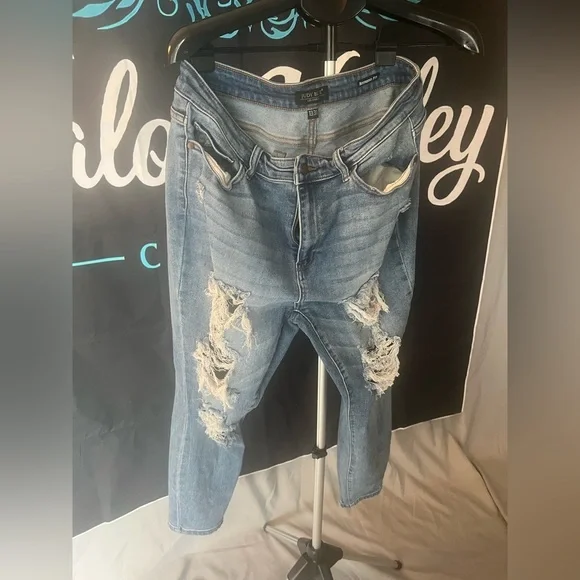 Judy Blue Distressed Light Blue Boyfriend Jeans - Picture 1 of 4